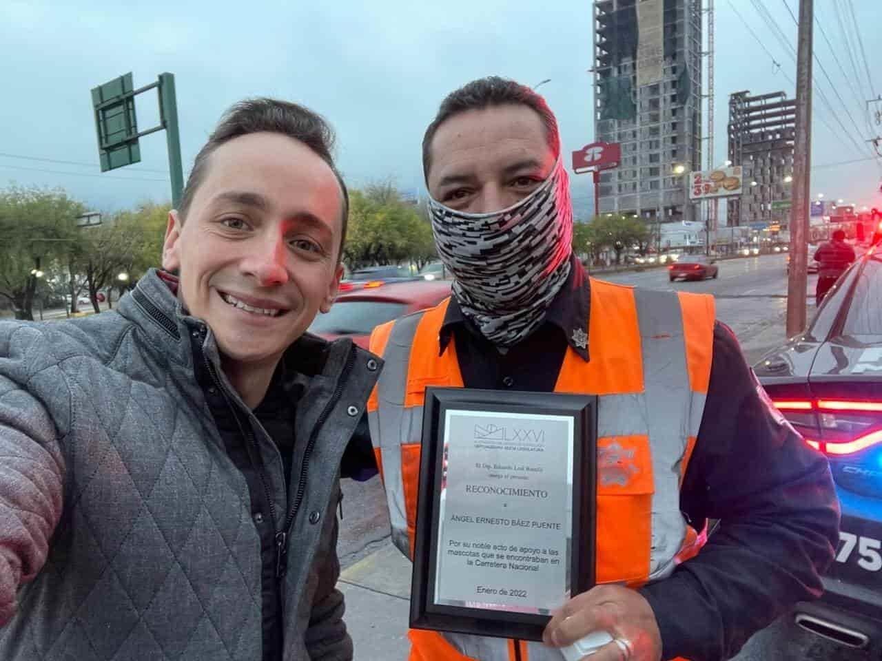 Reconoce diputado a tránsito que apoyo a perritos en Carretera Nacional