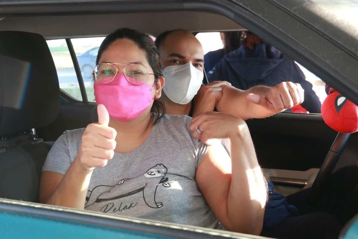Invita Escobedo a vacunarse contra Influenza en Drive-Tru