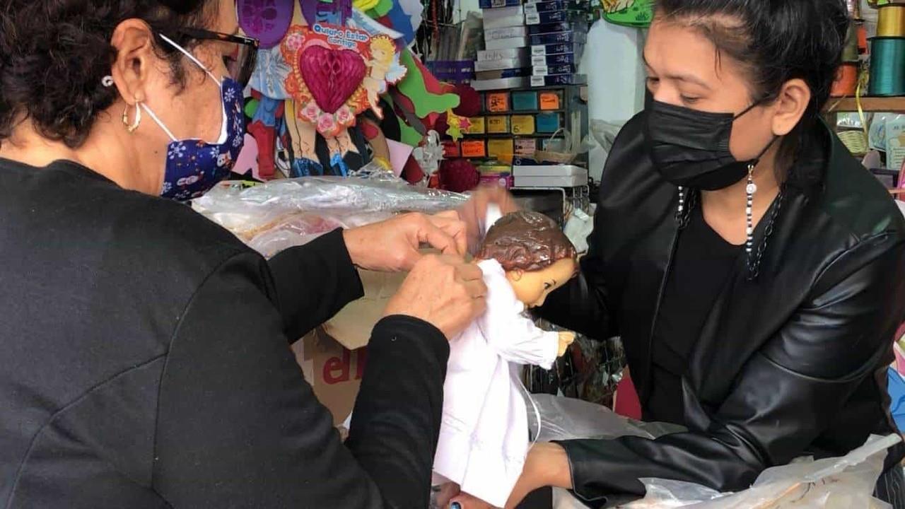 Conservan tampiqueños tradición de comprar rompones al niño Dios