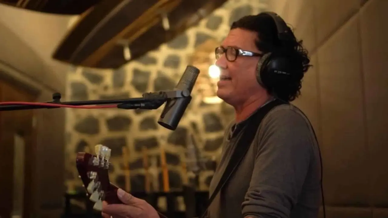 Vuelve Caifanes con Solo eres tú