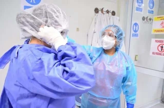 Contagia Ómicron a más de la mitad de trabajadores de la salud