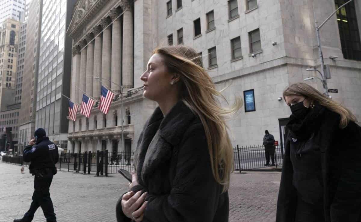 Retira Nueva York uso obligatorio de cubrebocas en espacios cerrados