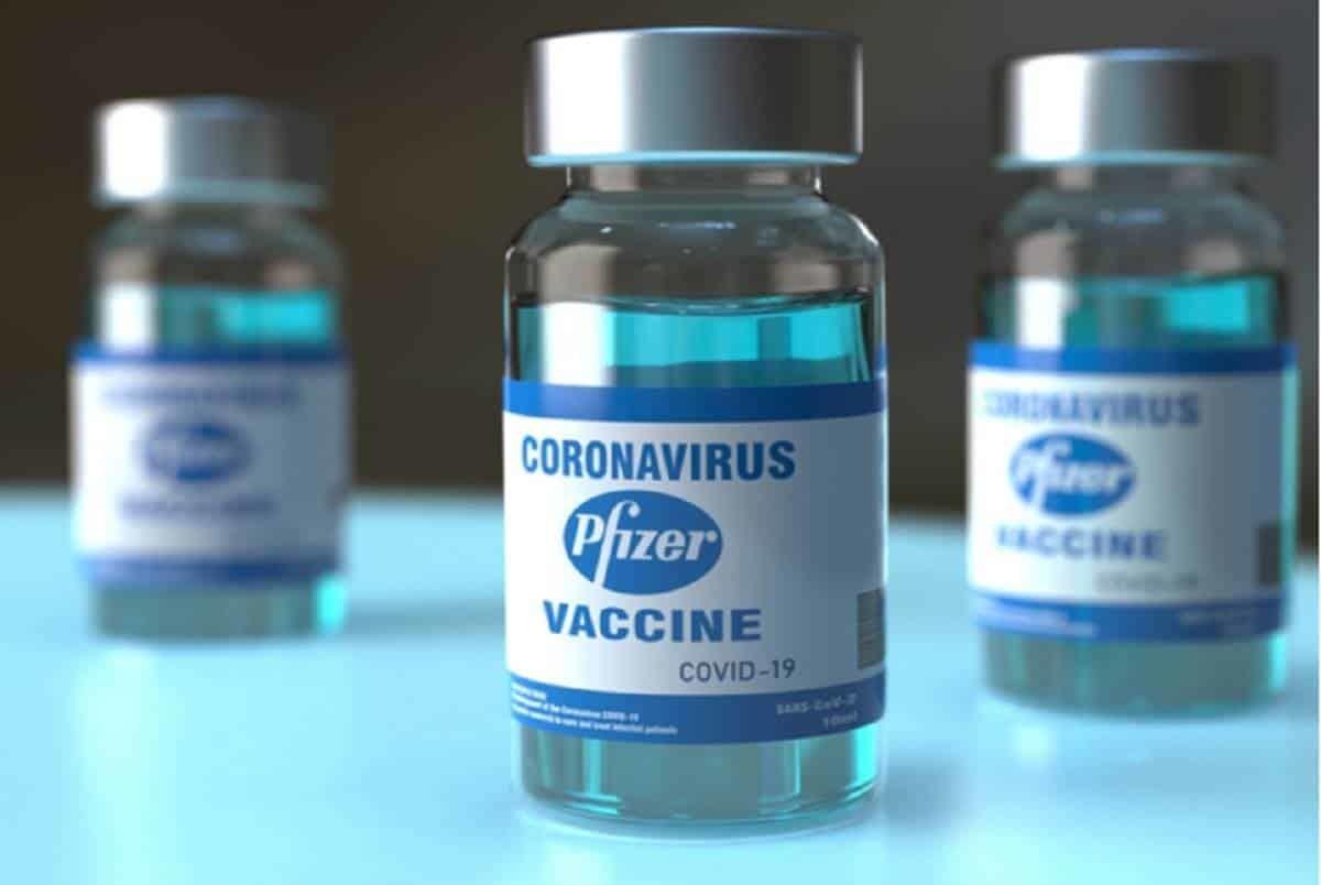 Tercera vacuna de Pfizer eficaz 97% contra hospitalización por COVID-19