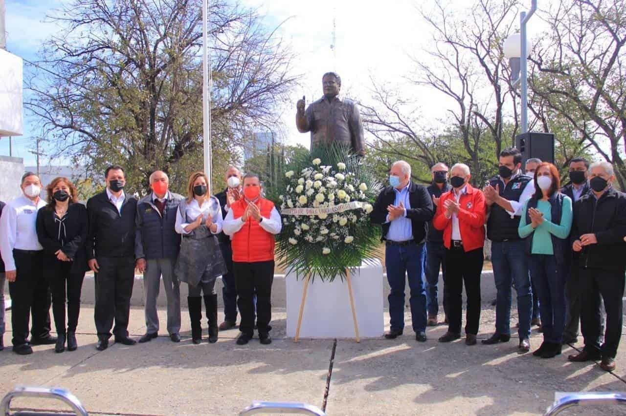 Rinden homenaje a Rodolfo Torre Cantú en el aniversario de su natalicio