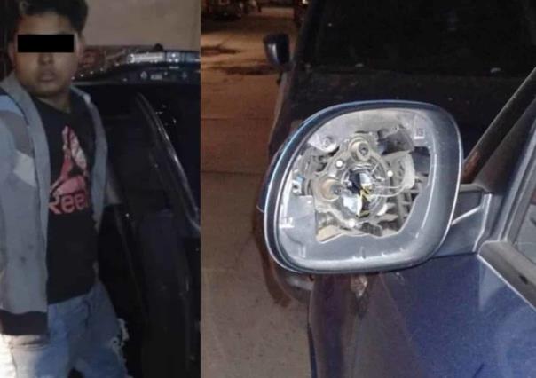 Roba joven accesorios de un auto en segundos