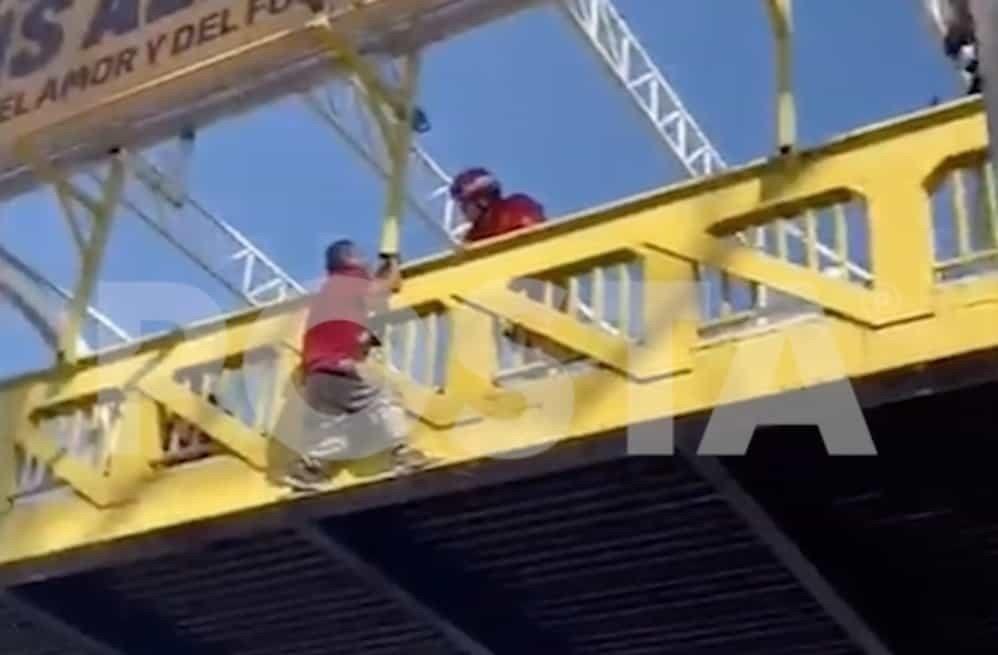 Salva rescatista a hombre y se vuelve viral con técnica de convencimiento