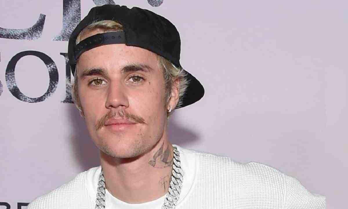 Justin Bieber se contagia de COVID-19