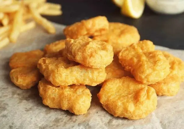 Revelan preparación de nuggets de McDonalds en 3 minutos