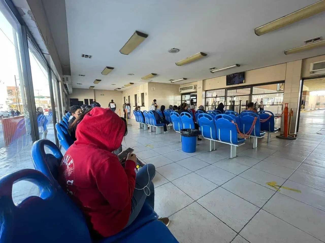 Refuerzan desinfección de camiones urbanos por regreso a clases