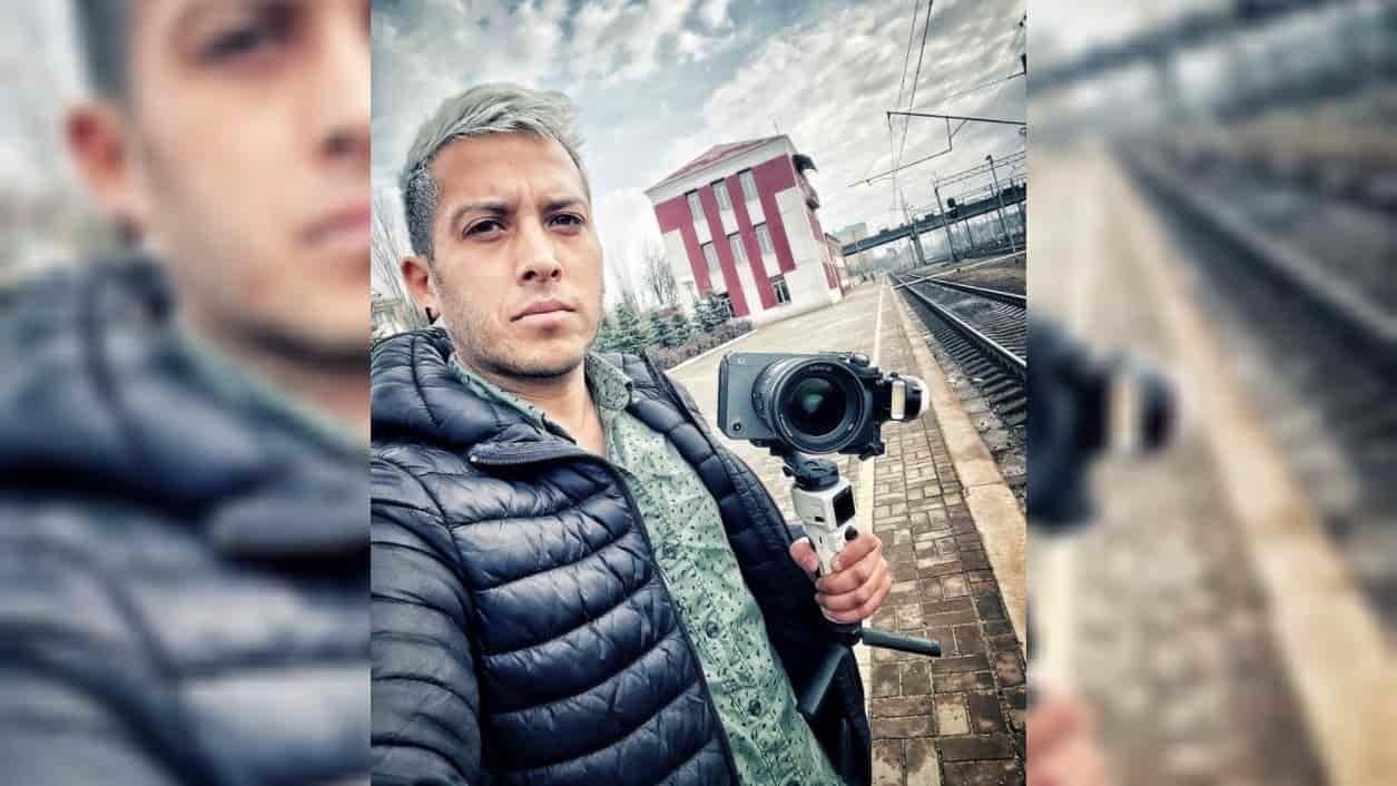 Atrapa bombardeo a Alex Tienda en Kiev