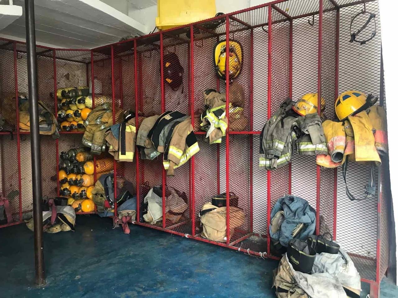 Protestan regidores por costo de uniformes de bomberos de Matamoros