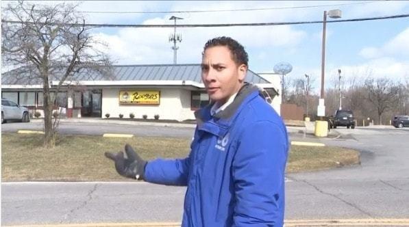 ¡Hello baby! Madre interrumpe enlace en vivo de reportero para saludarlo