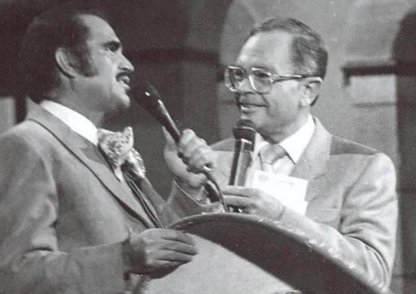 Buscan a Raúl Velasco para bioserie de Vicente Fernández