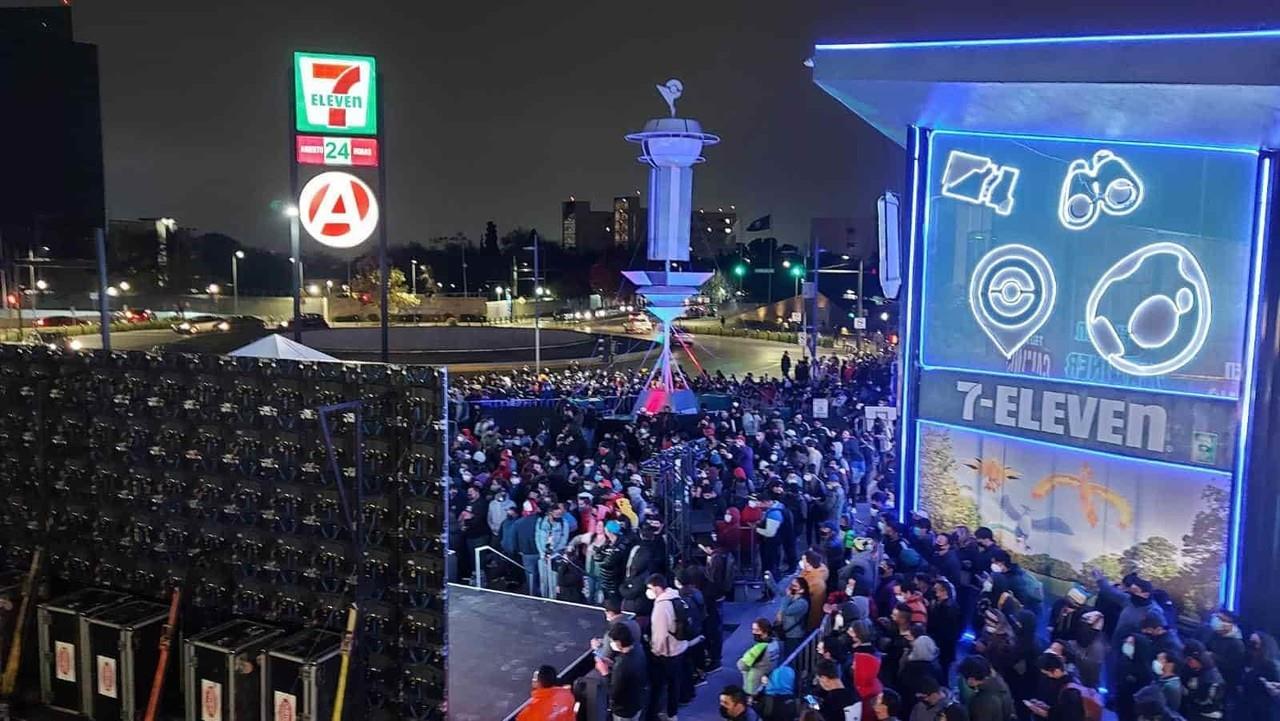 ¡Viven fiebre Pokémon Go! Entrenadores demuestran habilidades en batalla
