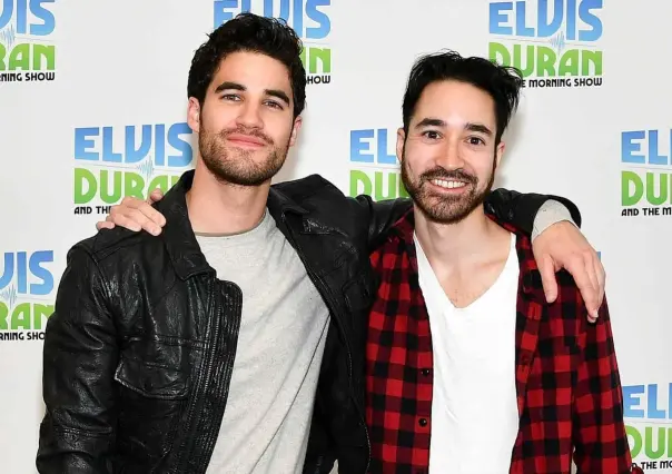 Está de luto Darren Criss por muerte de su hermano, quien cometió suicidio