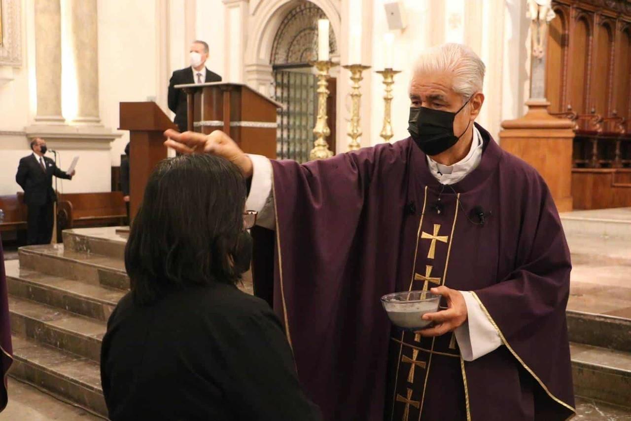 Celebran primera misa de Miércoles de Ceniza en Nuevo León tras pandemia