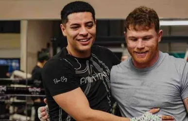 Se sube Eduin Caz al ring con el Canelo Álvarez