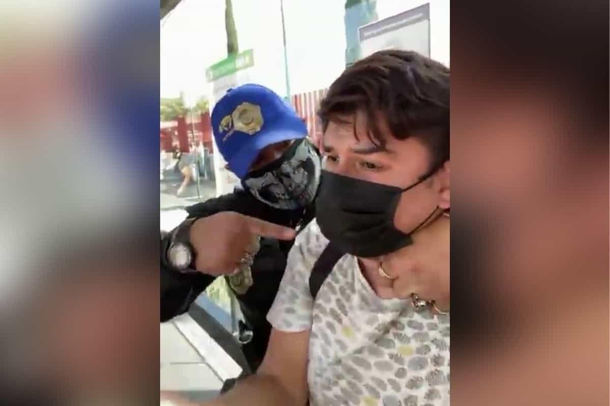 Graban a policía agrediendo a dos jóvenes sordos en Metrobús de la CDMX
