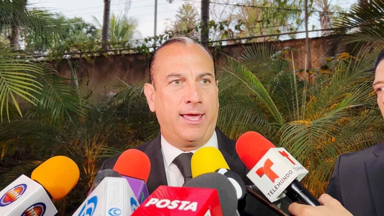 No tiene Patricio Cabezut orden de restricción que impida vea a sus hijas