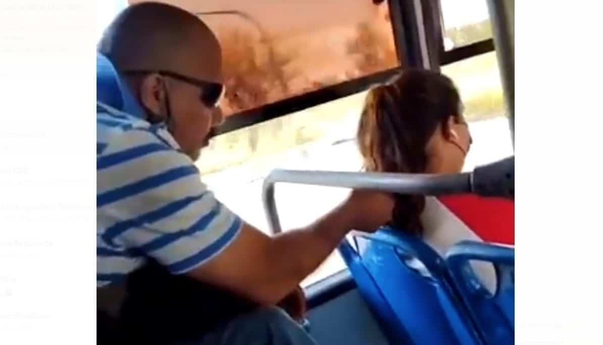 Acoso a las mujeres no termina; captan un caso en camión urbano