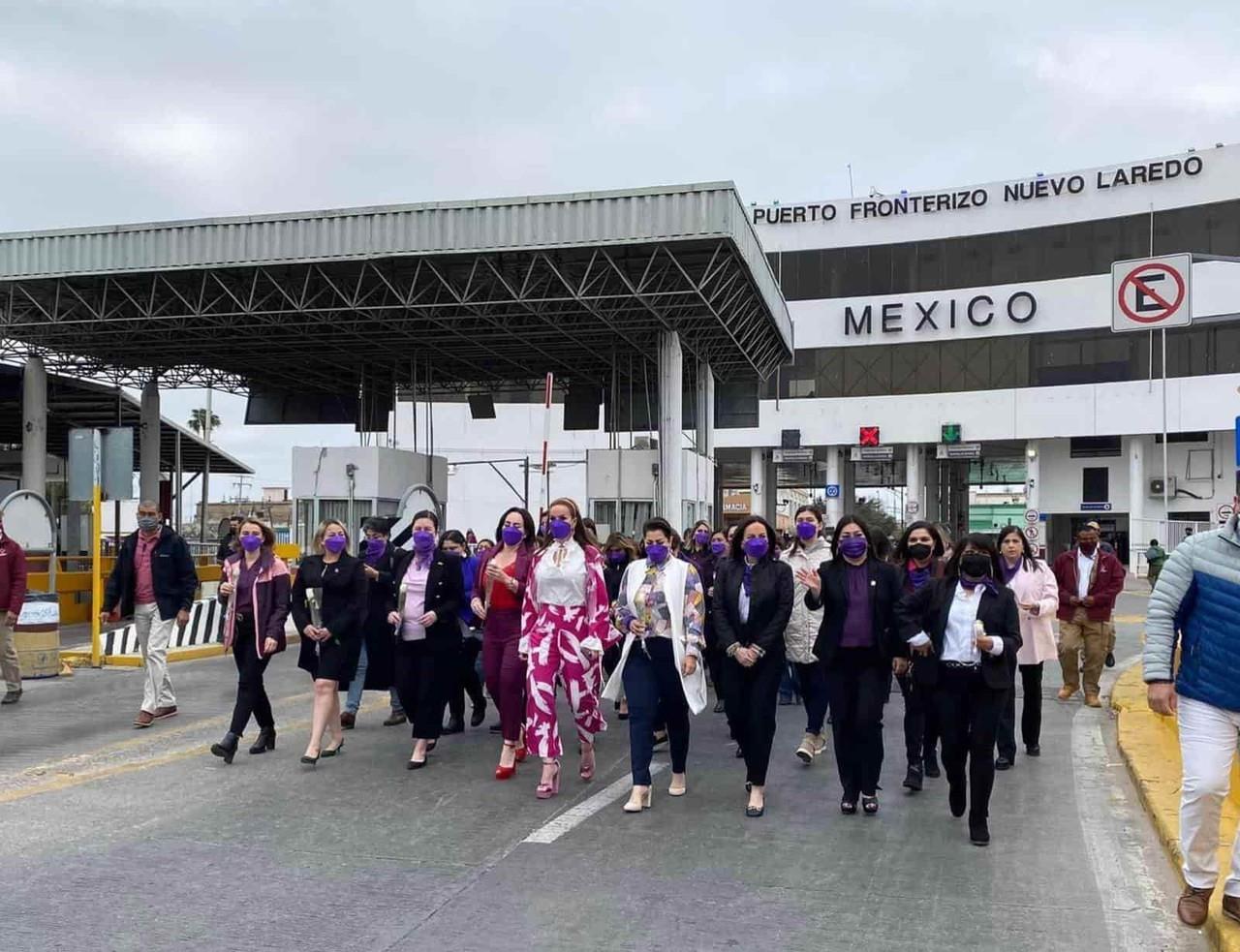 Hacen caminata binacional en Día Internacional de la Mujer en la frontera