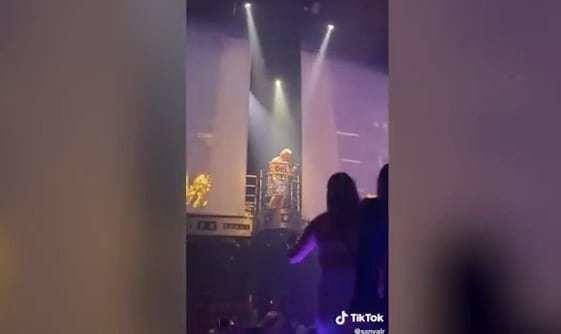 ¡Y la abuelita baila así!