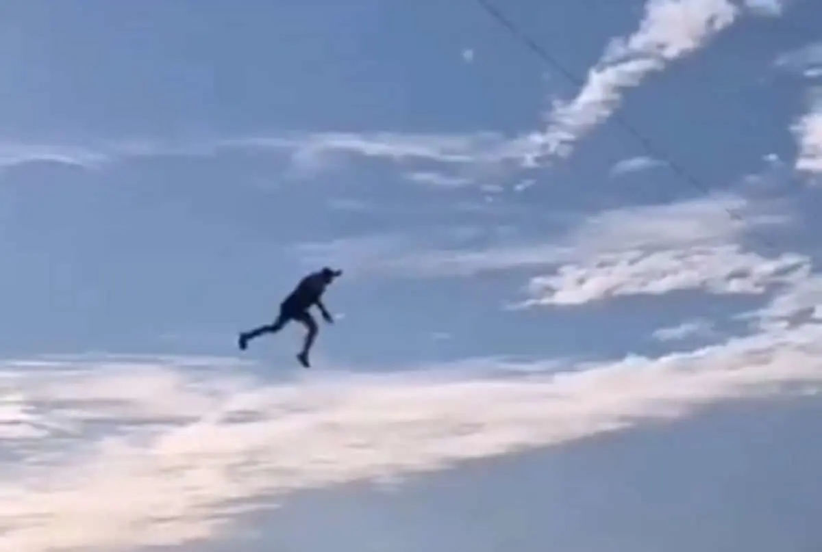 ¡Cuidado abajo! Se cae turista de parapente en playa de Sinaloa