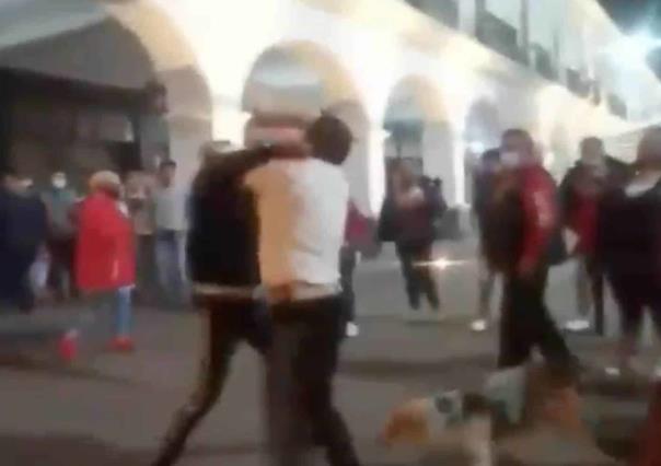 ¡El mariachi loco quiere pelear! Captan bronca entre mariachis en Toluca