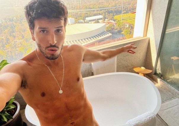 Comparte Sebastián Yatra foto donde aparece desnudo