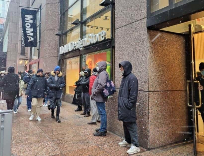 Apuñalan a dos mujeres en MoMA de Nueva York; evacuan museo