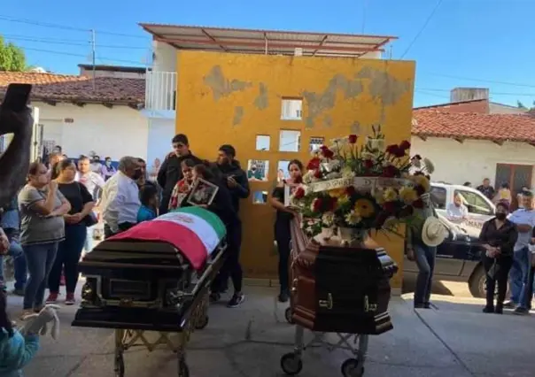 Sepultan a alcalde de Aguililla, Michoacán, y su asesor