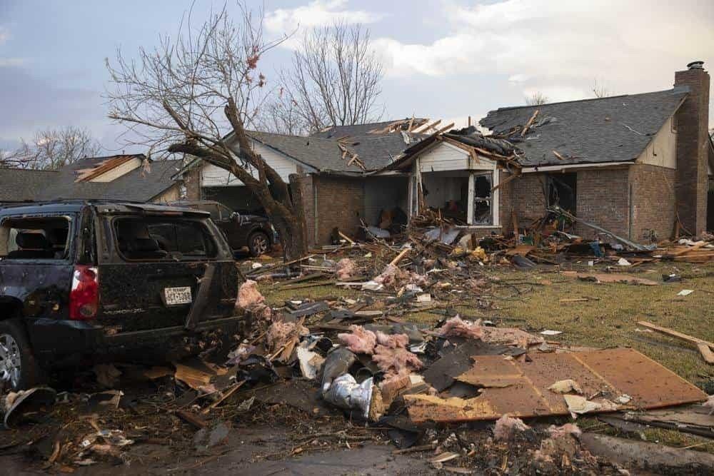 Tornado en Texas y Oklahoma dejan heridos y destrozos