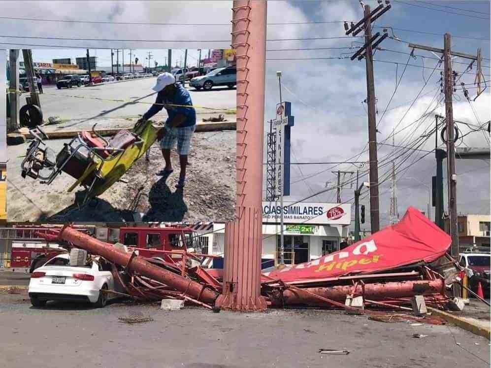 Panorámico aplastó puesto de bolero, personas se une para ayudarlo