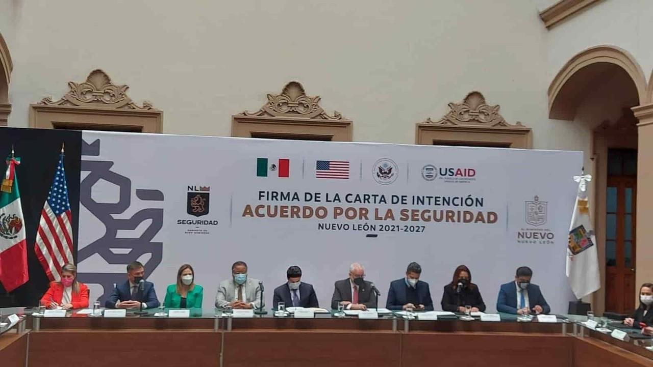 Firman Gobierno y alcaldes acuerdo por la seguridad con USAID