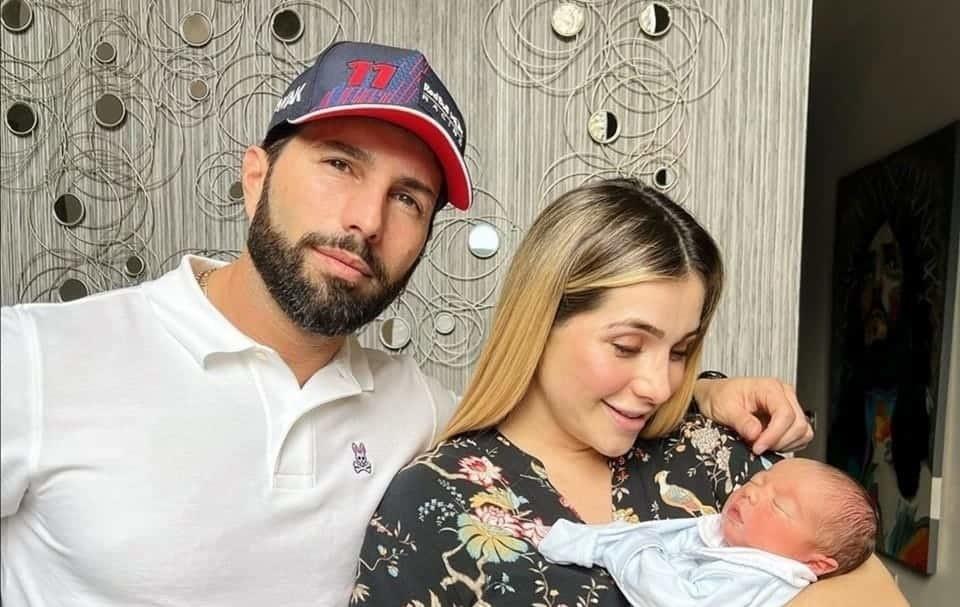 Ya estamos completos: comparte Poncho De Nigris primera foto familiar