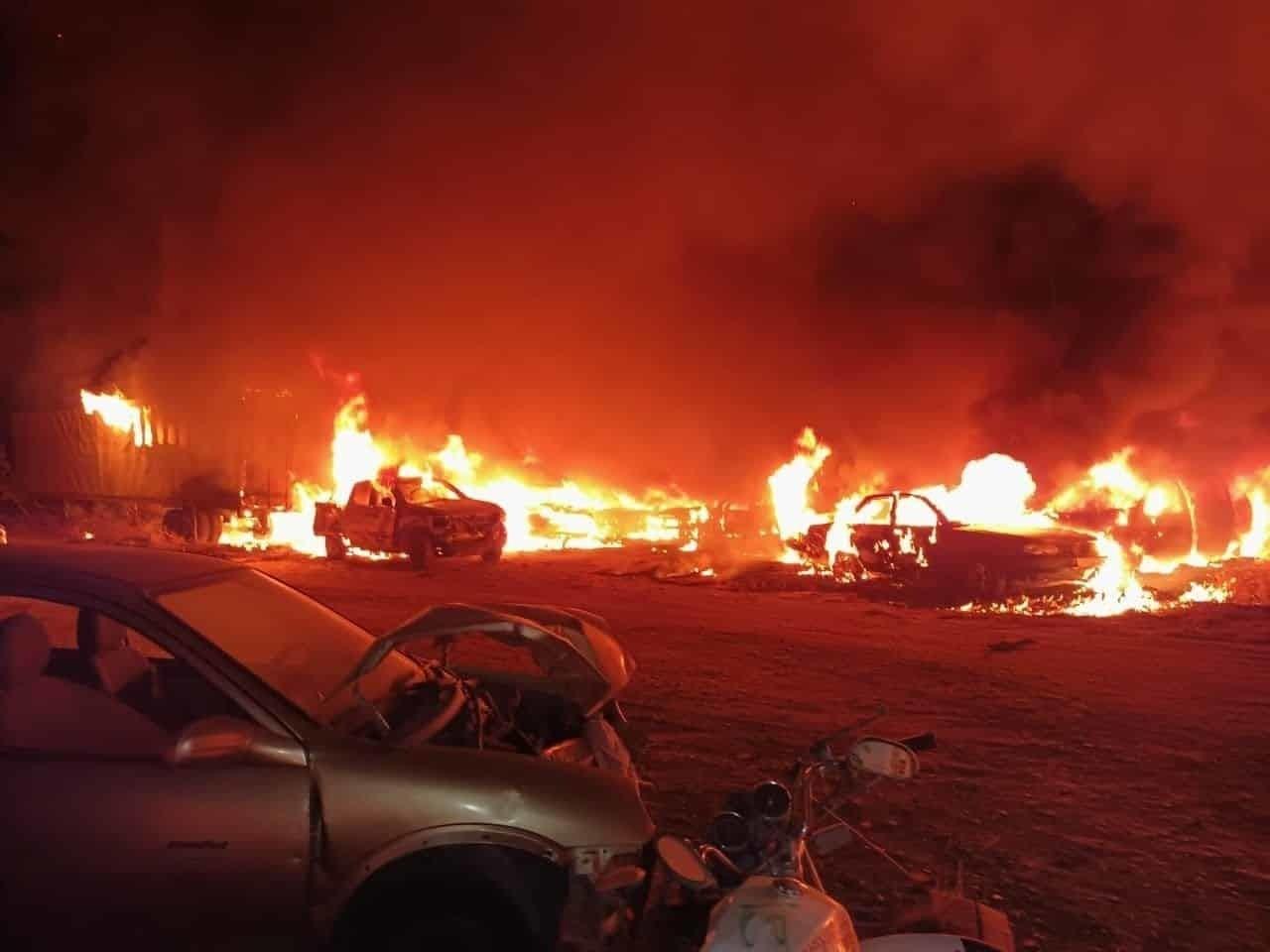 Incendio en corralón consume más de 1000 vehículos en Salinas Victoria