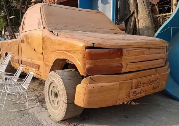 ¡Artesanal! Una camioneta hecha de madera