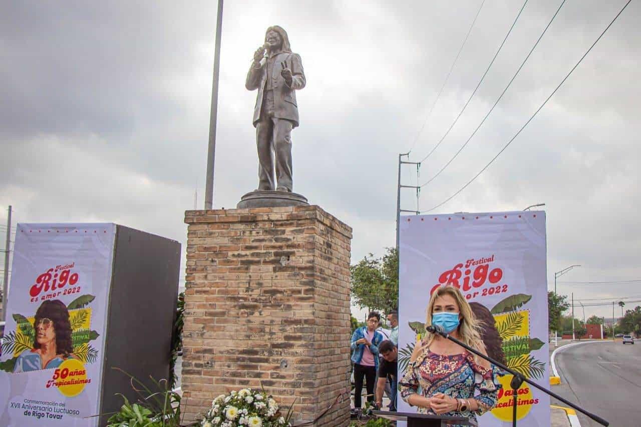 Rinden homenaje a Rigo Tovar al celebrar el 76 aniversario de su nacimiento