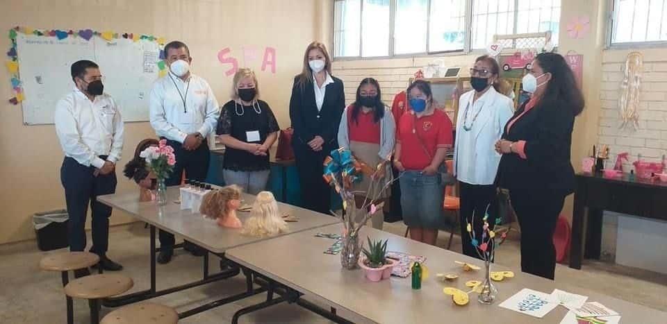 Inauguran secundaria técnica de educación especial