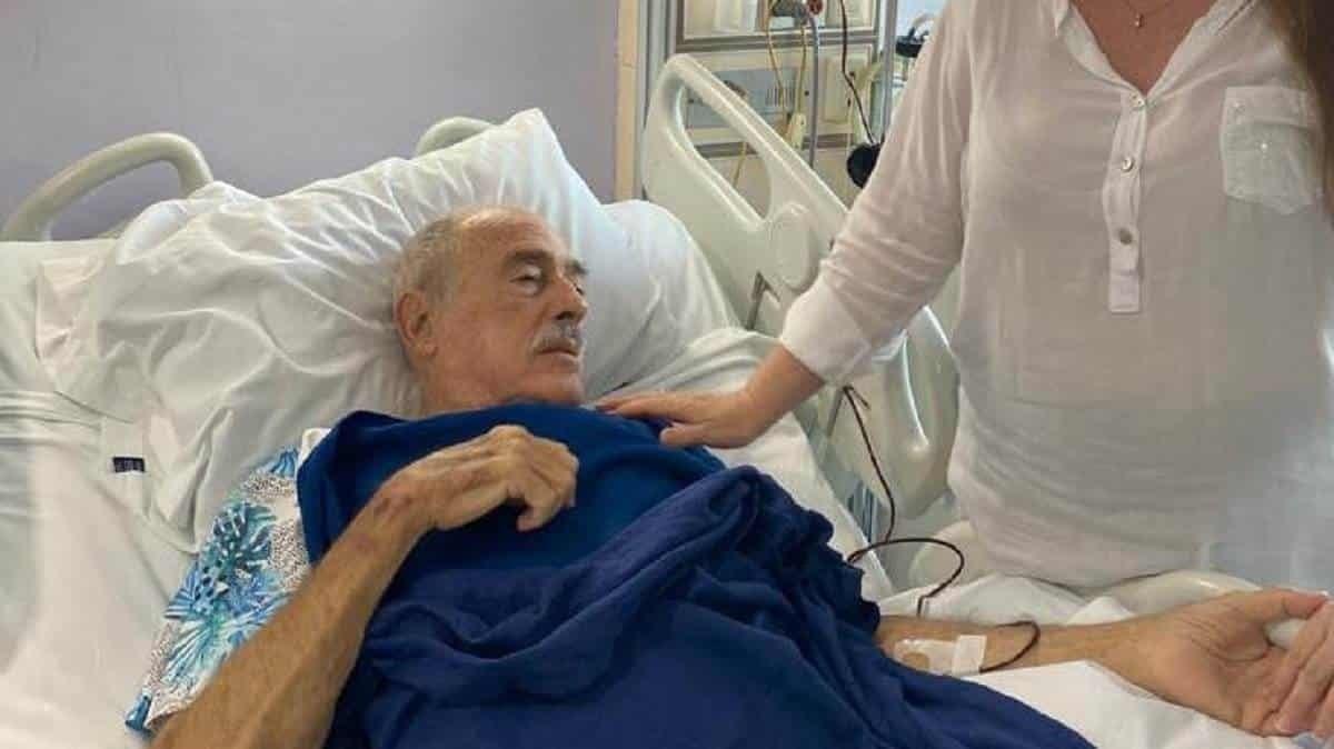 Alarma en redes fotos del actor Andrés García hospitalizado