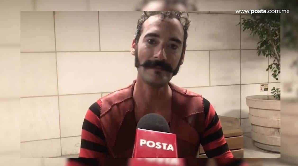 Detrás de la profesión de un mimo