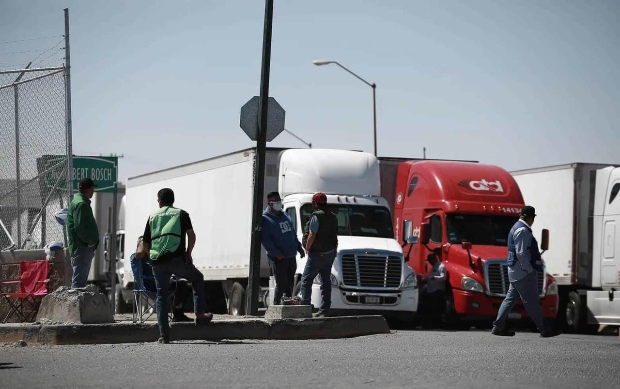 Critica Casa Blanca registro de camiones por parte de Texas en la frontera