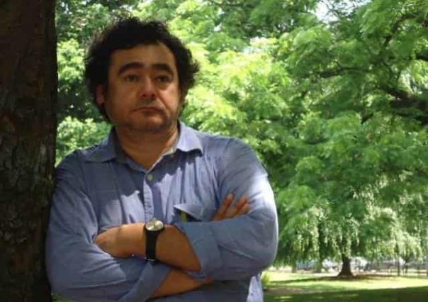 Otorgan premio José Alvarado UANL 2022 al escritor Carlos Vadillo