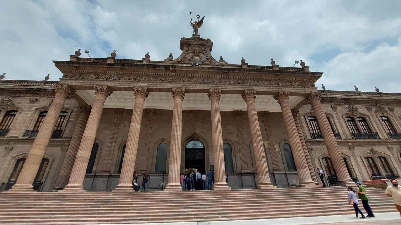 Se reúnen padres de Debanhi Escobar con Samuel García