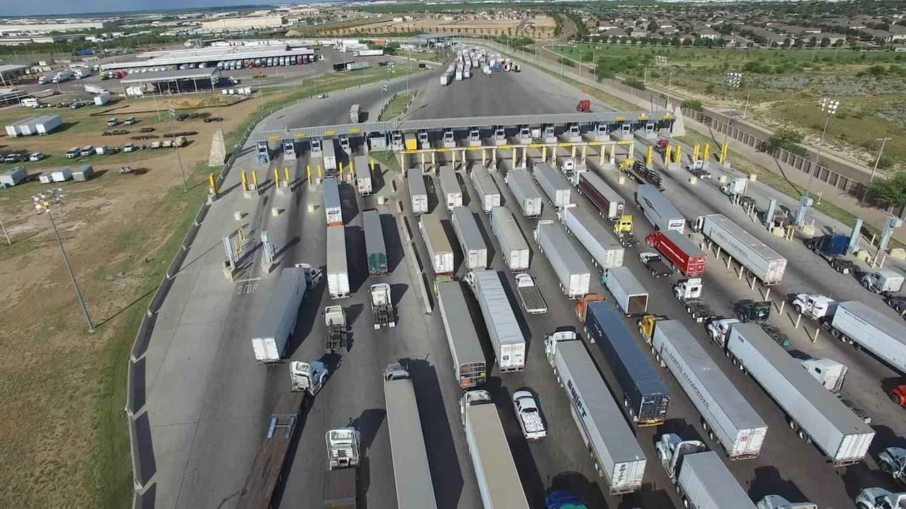 Temen se reanuden revisiones por Texas en cruces de carga