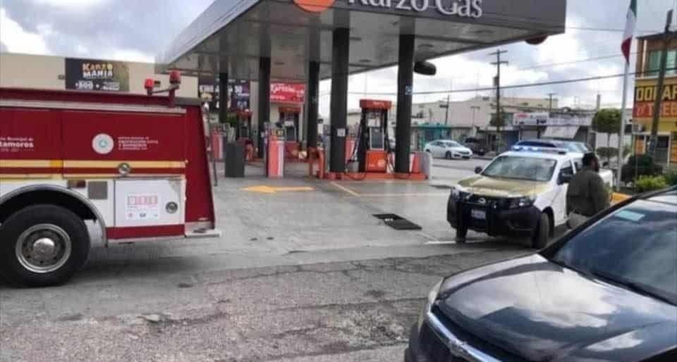 Evacuan escuela por fuerte olor a gasolina en Matamoros