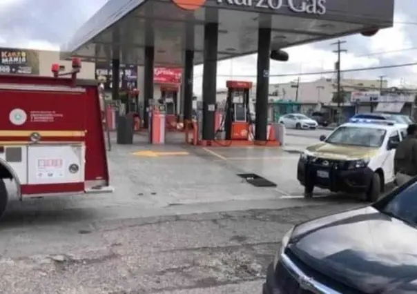 Evacuan escuela por fuerte olor a gasolina en Matamoros