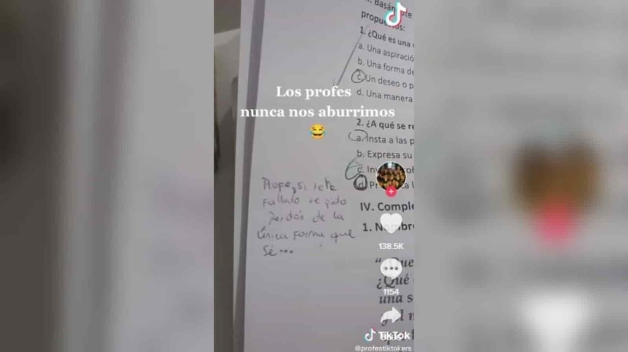 Estudiante pide perdón a maestra en examen con canción de Chayanne