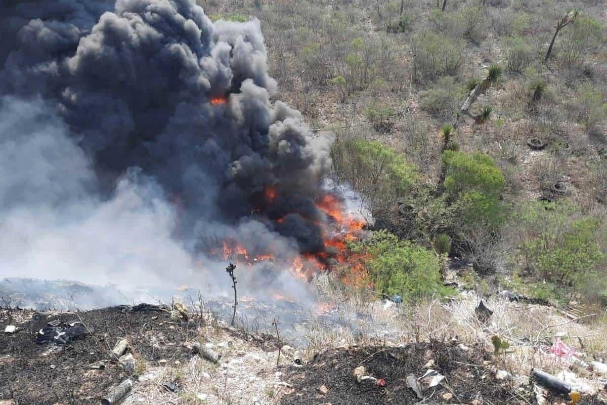 Se registra aparatoso accidente de tráiler sobre autopista a Laredo