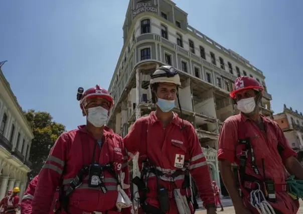 Siguen rescatistas buscando cuerpos en Hotel Saratoga de Cuba